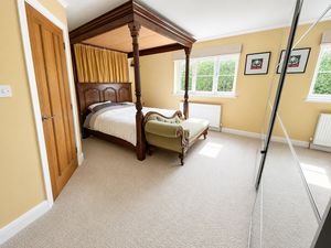 Photo 25- click for photo gallery